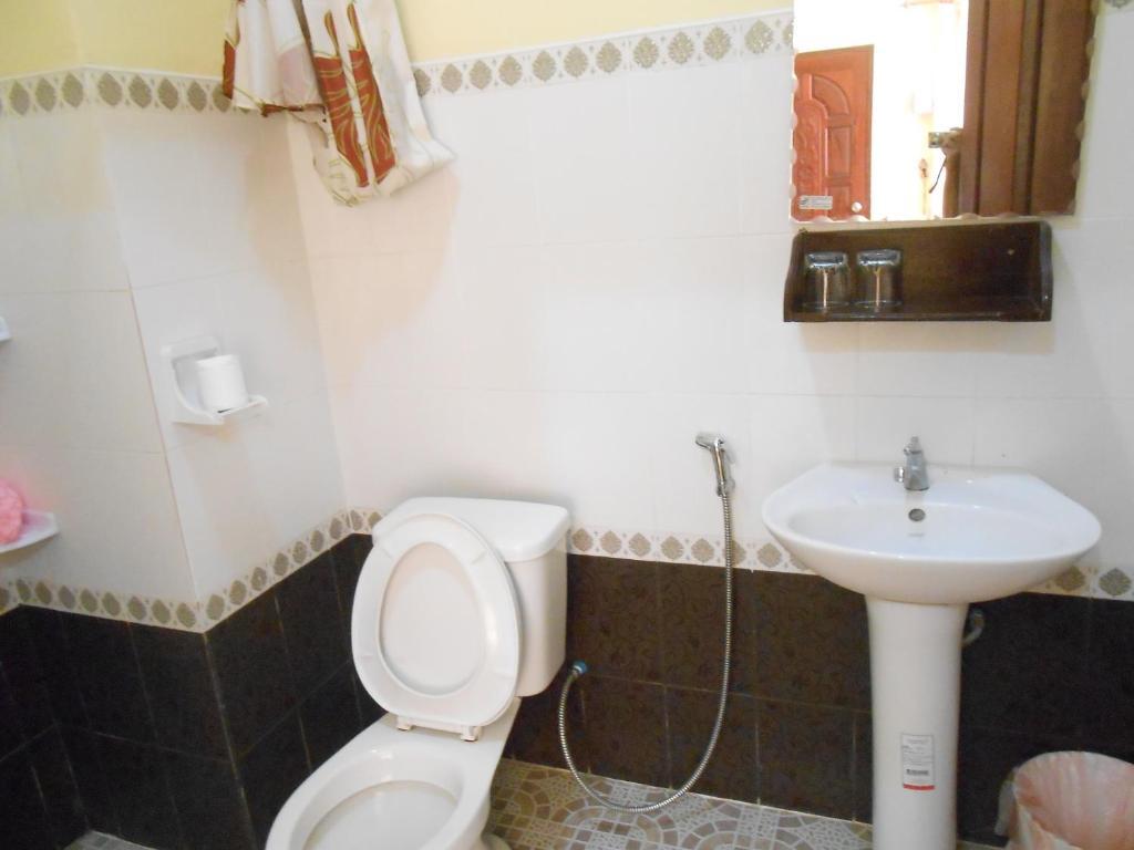 Khampaseuth Hotel Vang Vieng Esterno foto